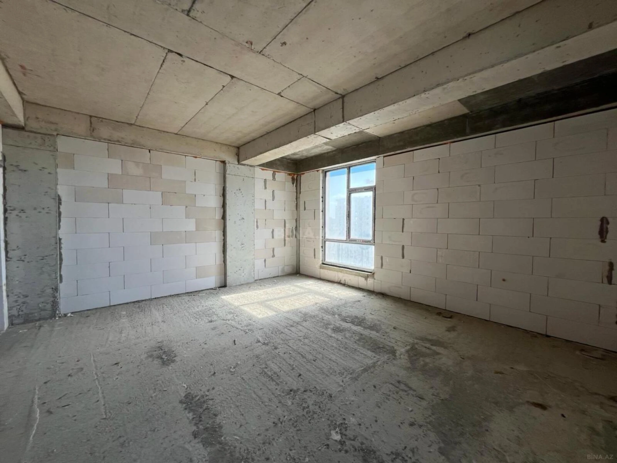 Satılır 3 otaqlı mənzil 140 m²