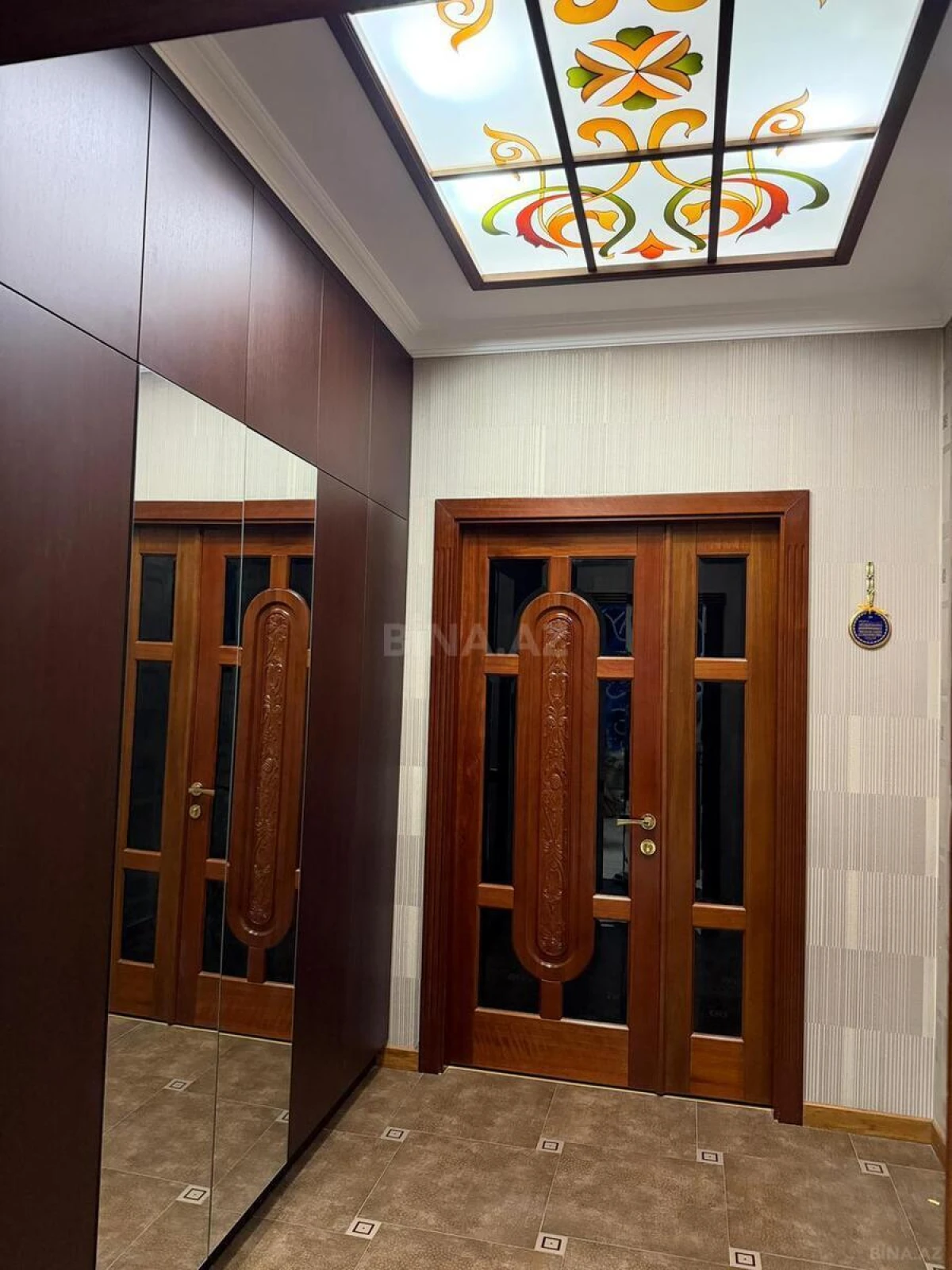 Kirayə verilir 3 otaqlı mənzil 180 m²