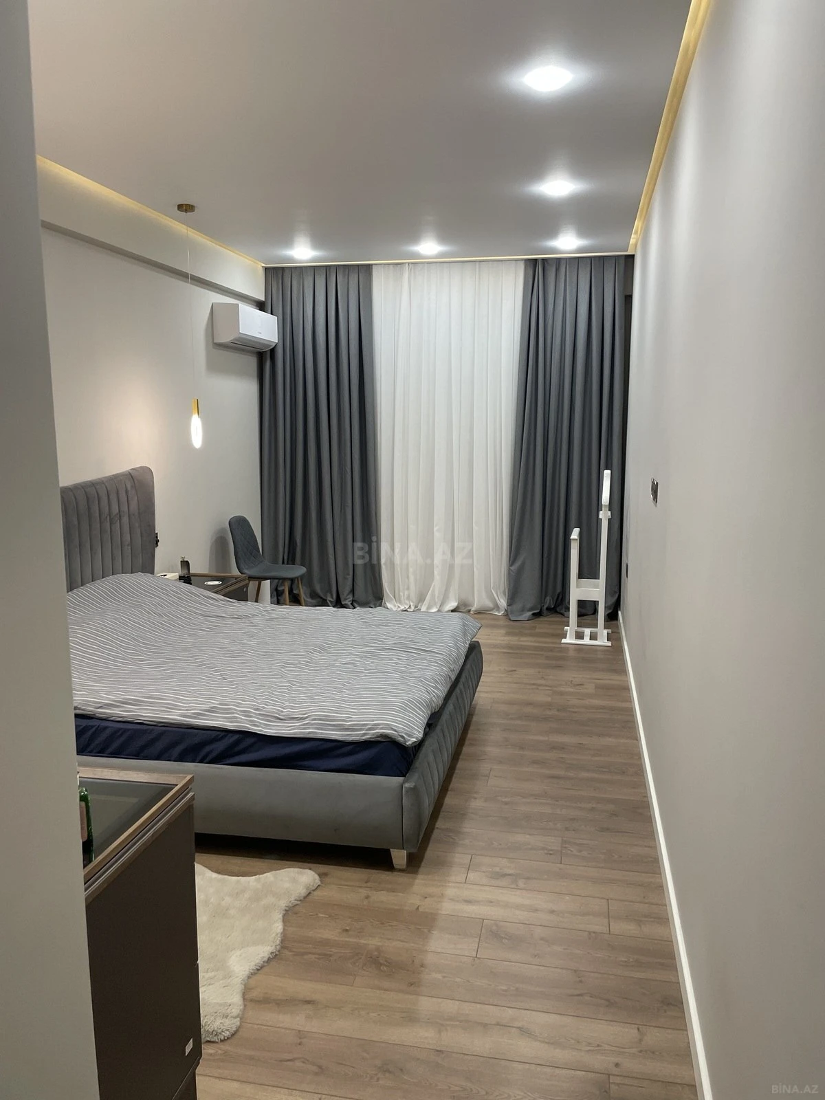 Satılır 2 otaqlı mənzil 100 m²