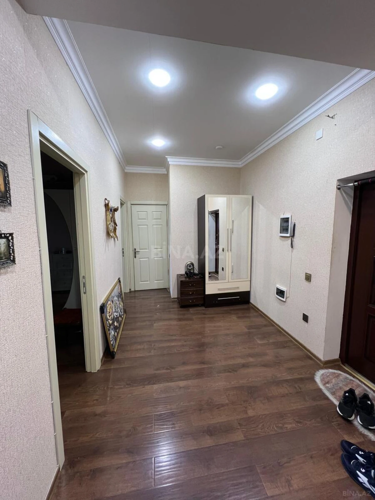 Satılır 2 otaqlı mənzil 90 m²