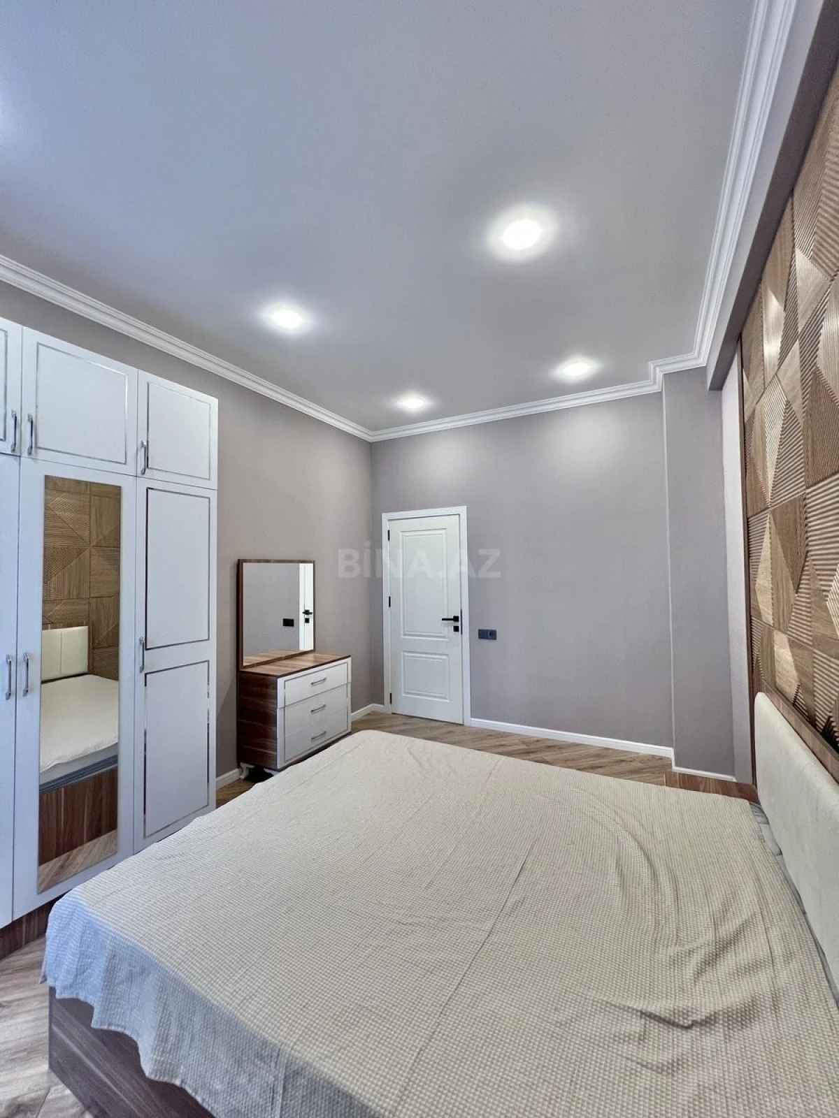 Satılır 2 otaqlı mənzil 52 m²