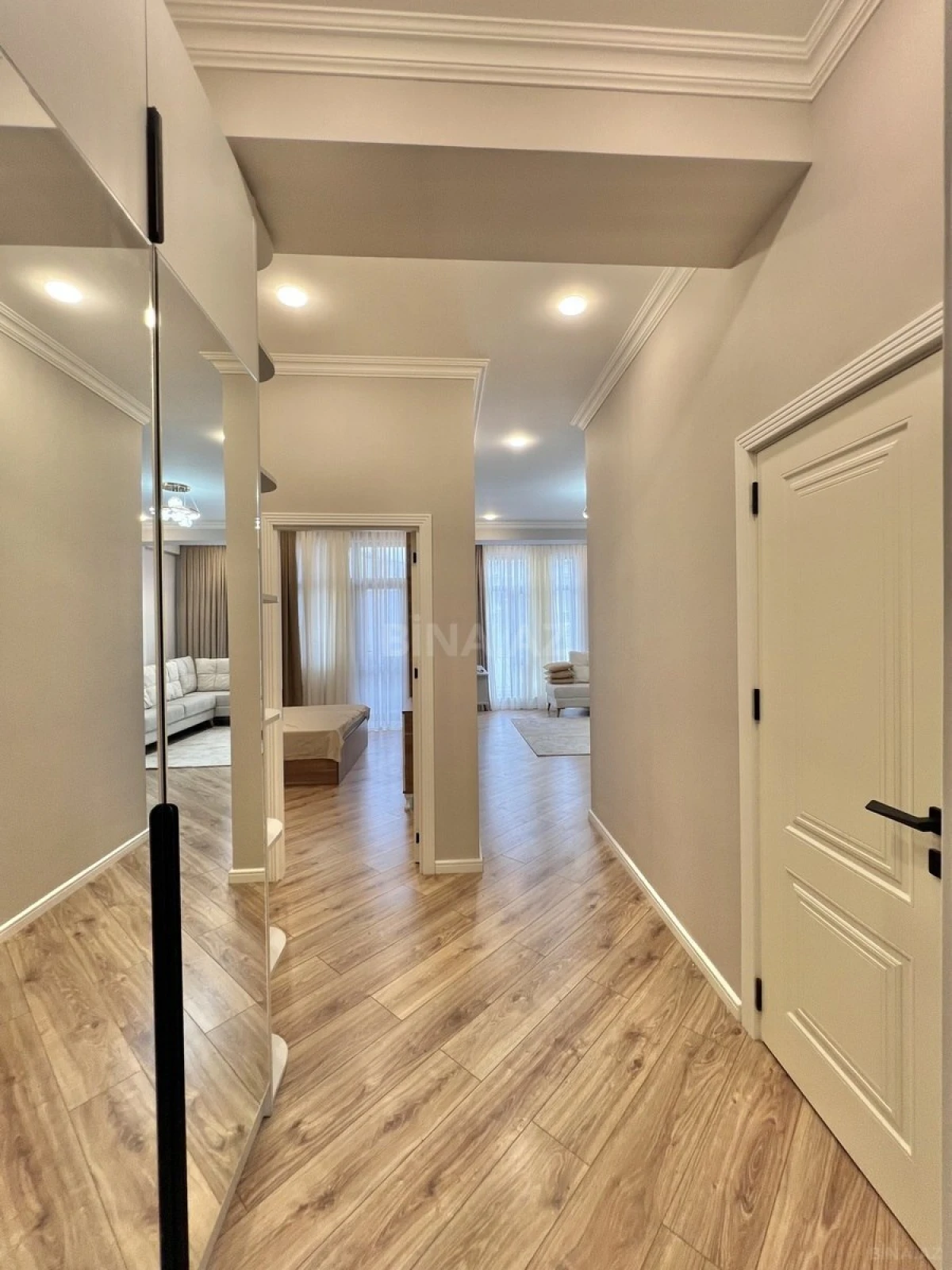 Satılır 2 otaqlı mənzil 52 m²