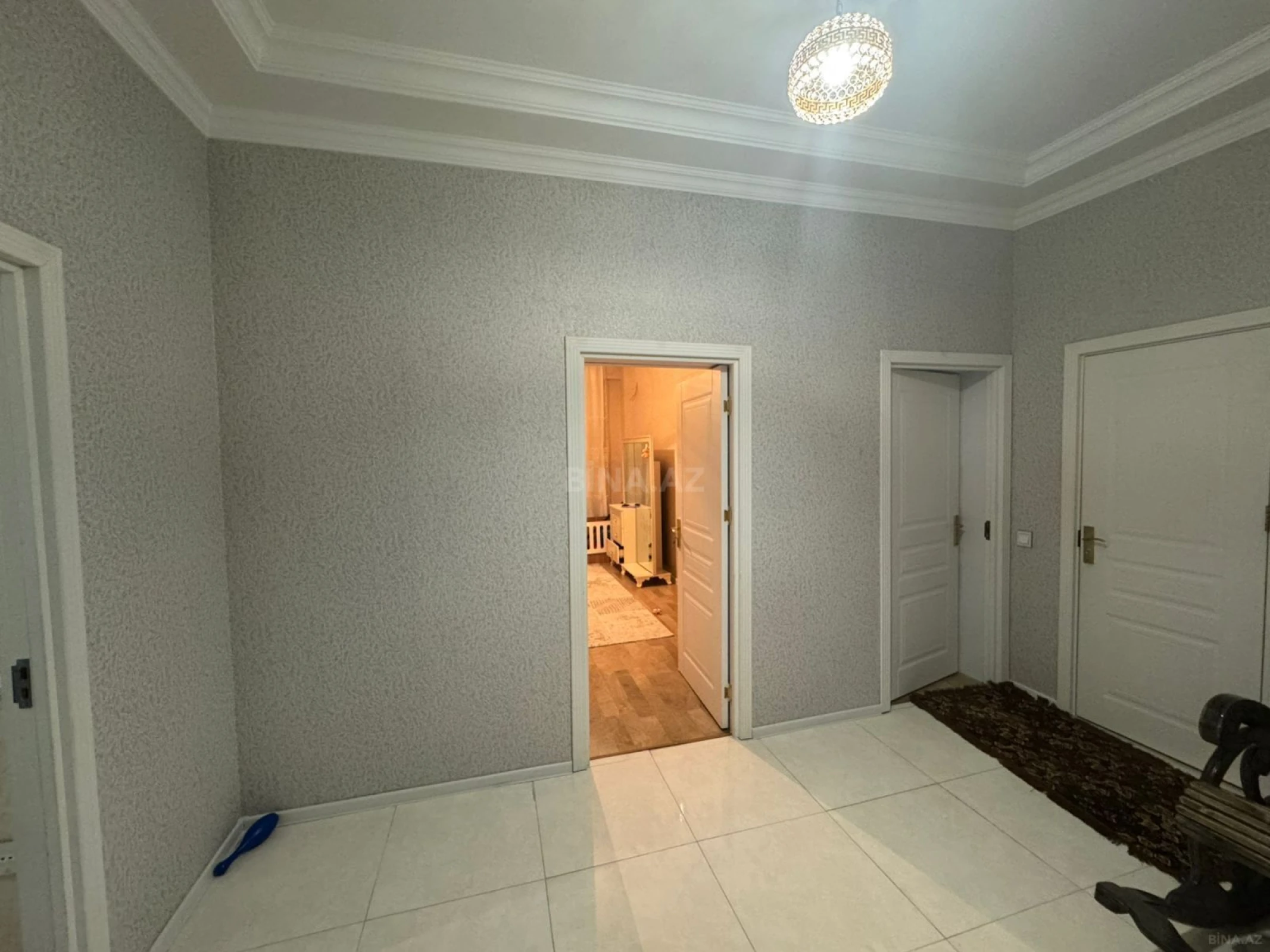 Satılır 3 otaqlı mənzil 108 m²