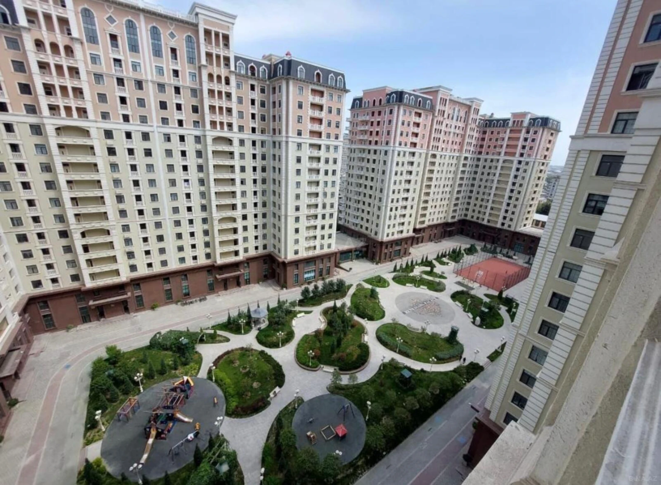 Kirayə verilir 2 otaqlı mənzil 68.5 m²