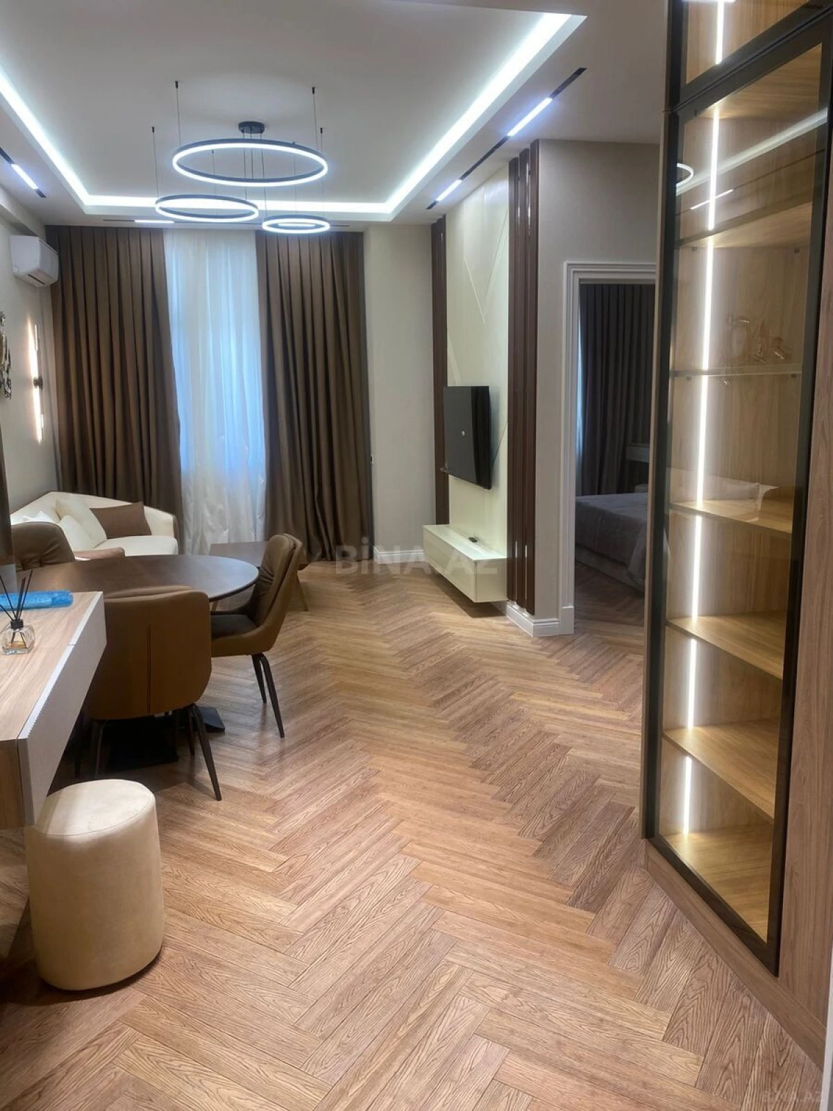 Kirayə verilir 2 otaqlı mənzil 68.5 m²
