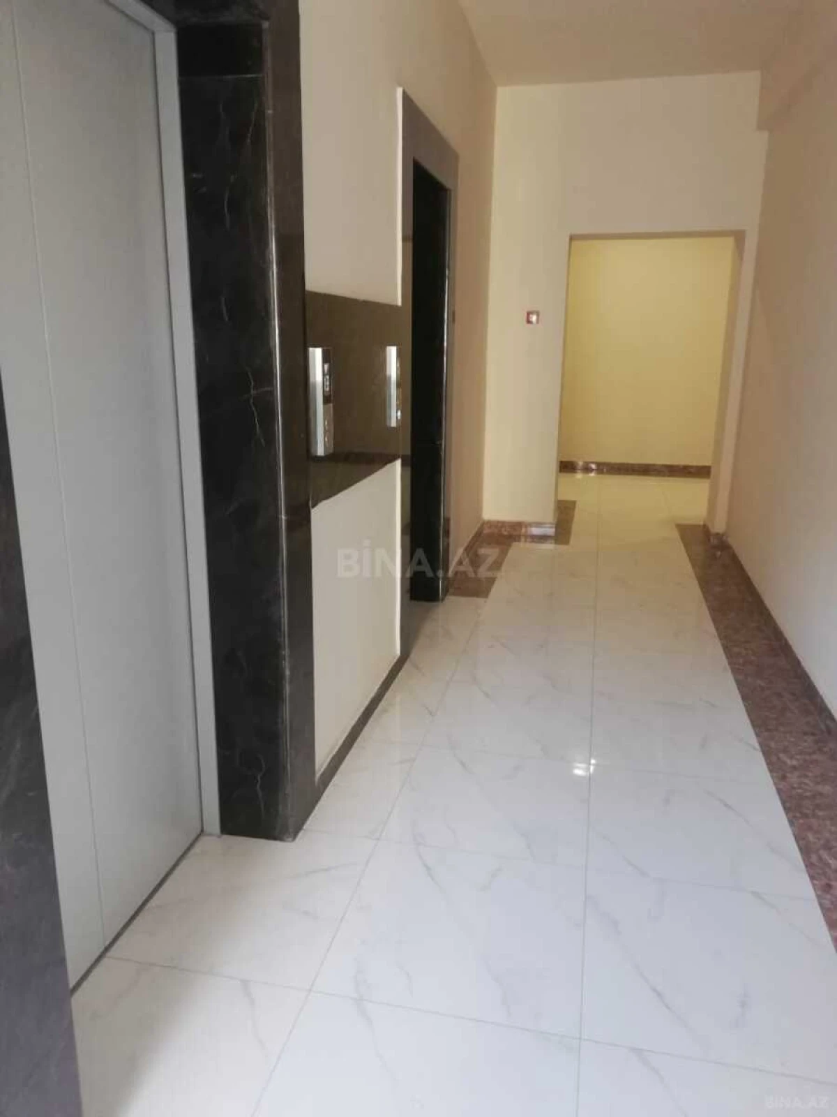 Satılır 3 otaqlı mənzil 158 m²