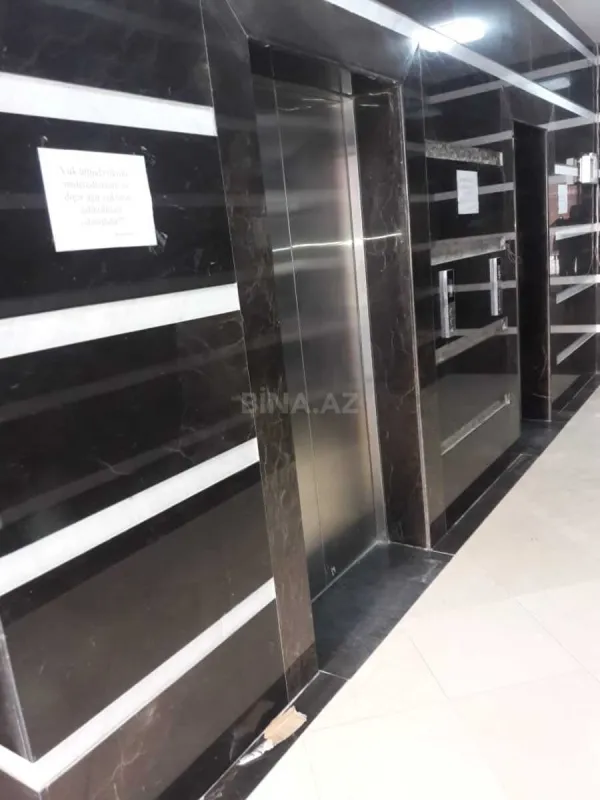 Satılır 3 otaqlı mənzil 158 m²