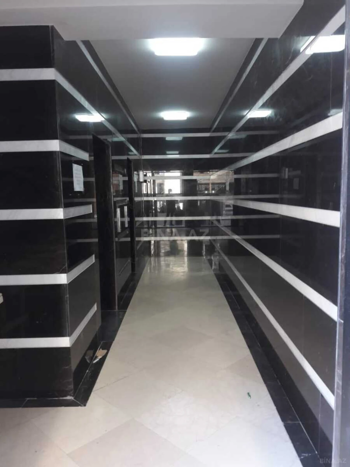Satılır 3 otaqlı mənzil 158 m²