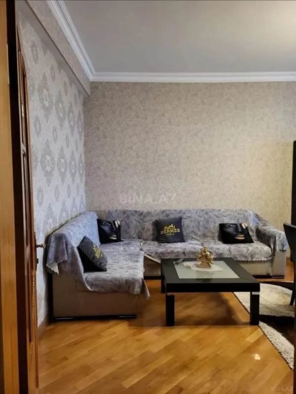 Satılır 2 otaqlı mənzil 74 m²