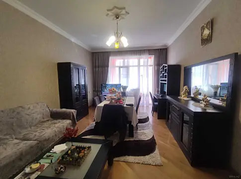 Satılır 2 otaqlı mənzil 74 m²