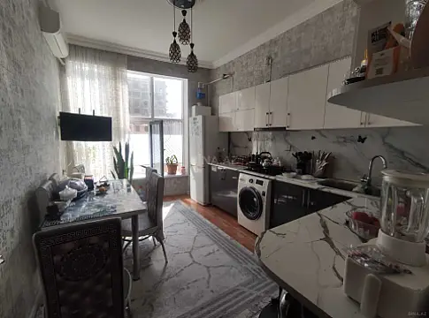 Satılır 2 otaqlı mənzil 74 m²