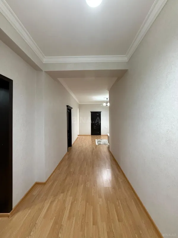 Satılır 3 otaqlı mənzil 134 m²