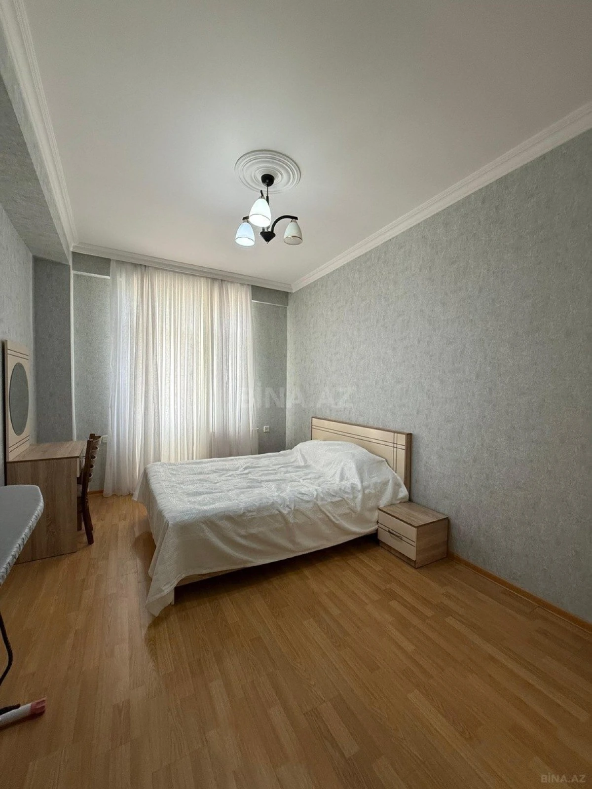 Satılır 3 otaqlı mənzil 134 m²