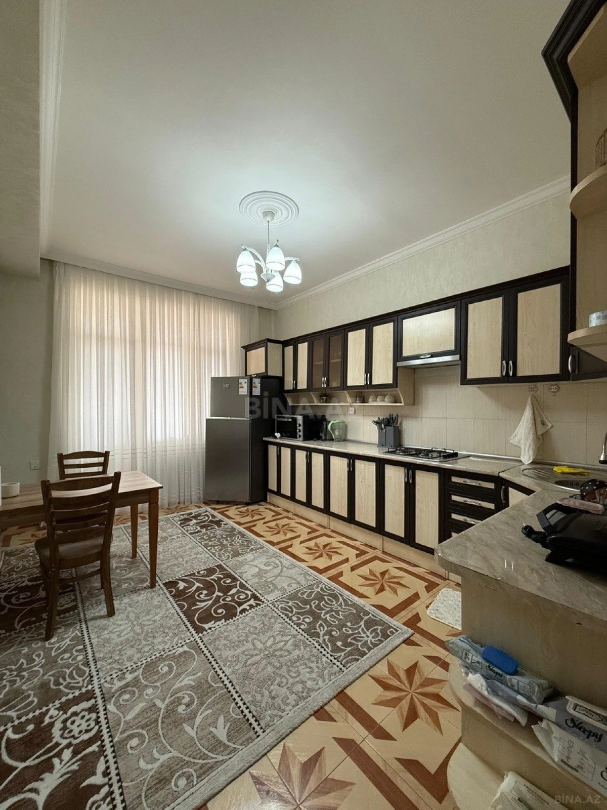 Satılır 3 otaqlı mənzil 134 m²