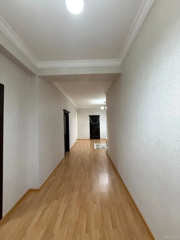 Satılır 3 otaqlı mənzil 134 m²