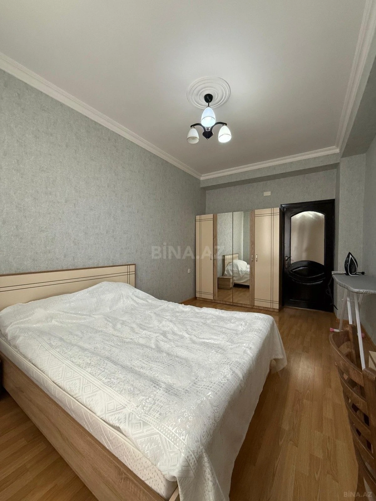 Satılır 3 otaqlı mənzil 134 m²