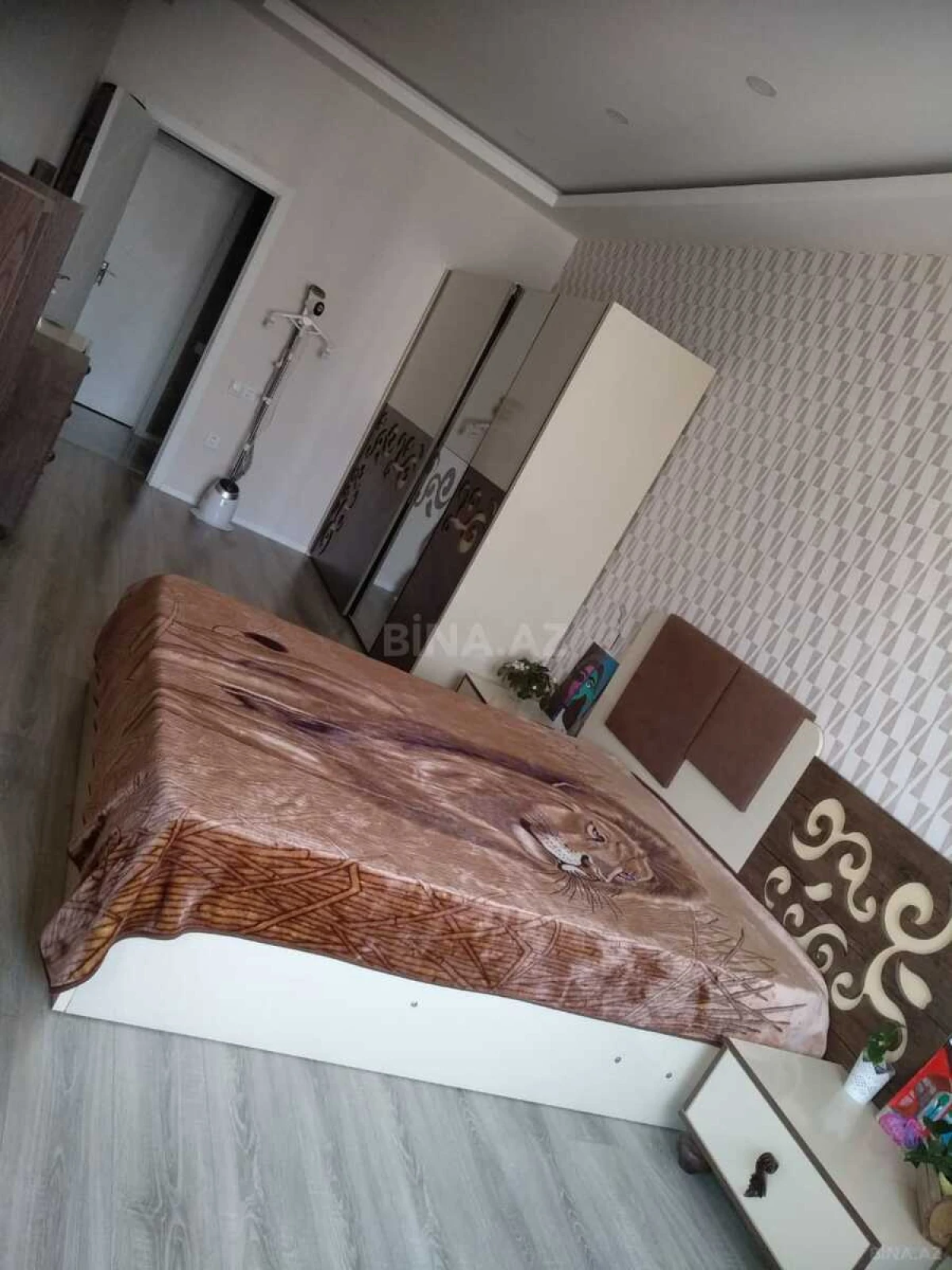 Satılır 3 otaqlı mənzil 110 m²