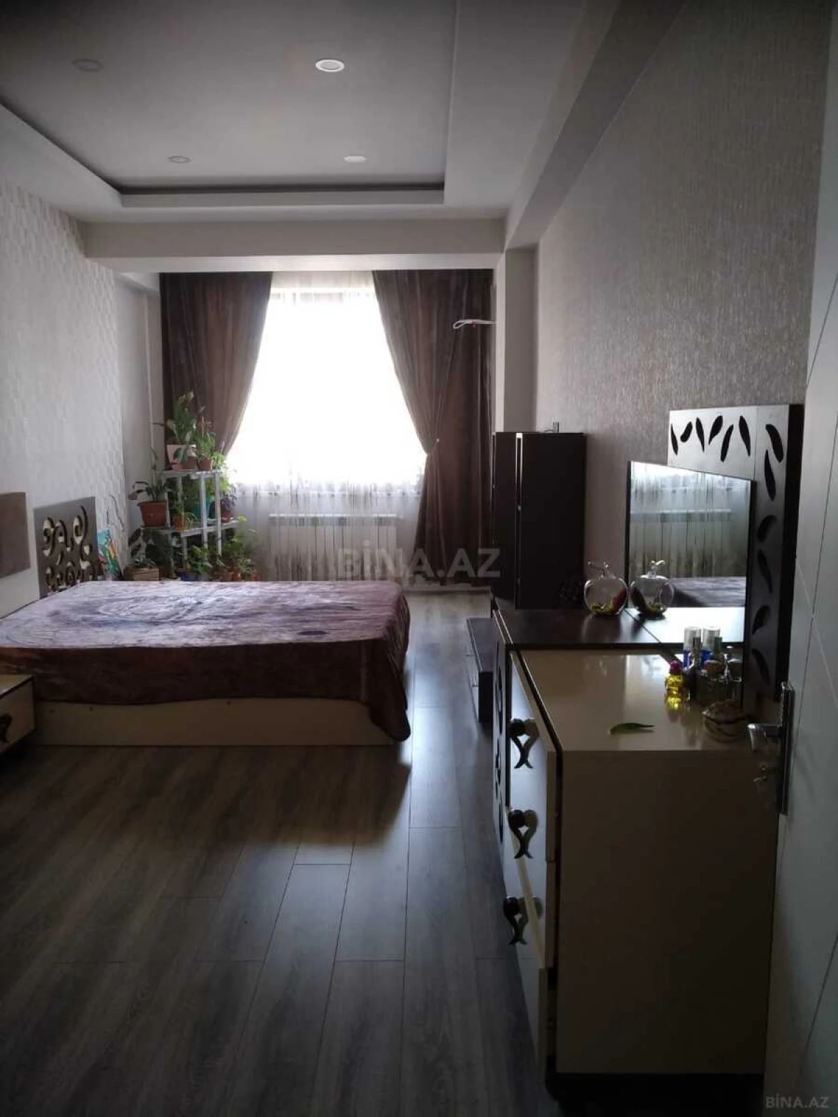 Satılır 3 otaqlı mənzil 110 m²