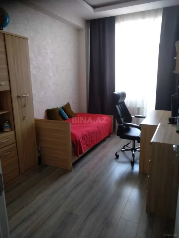 Satılır 3 otaqlı mənzil 110 m²