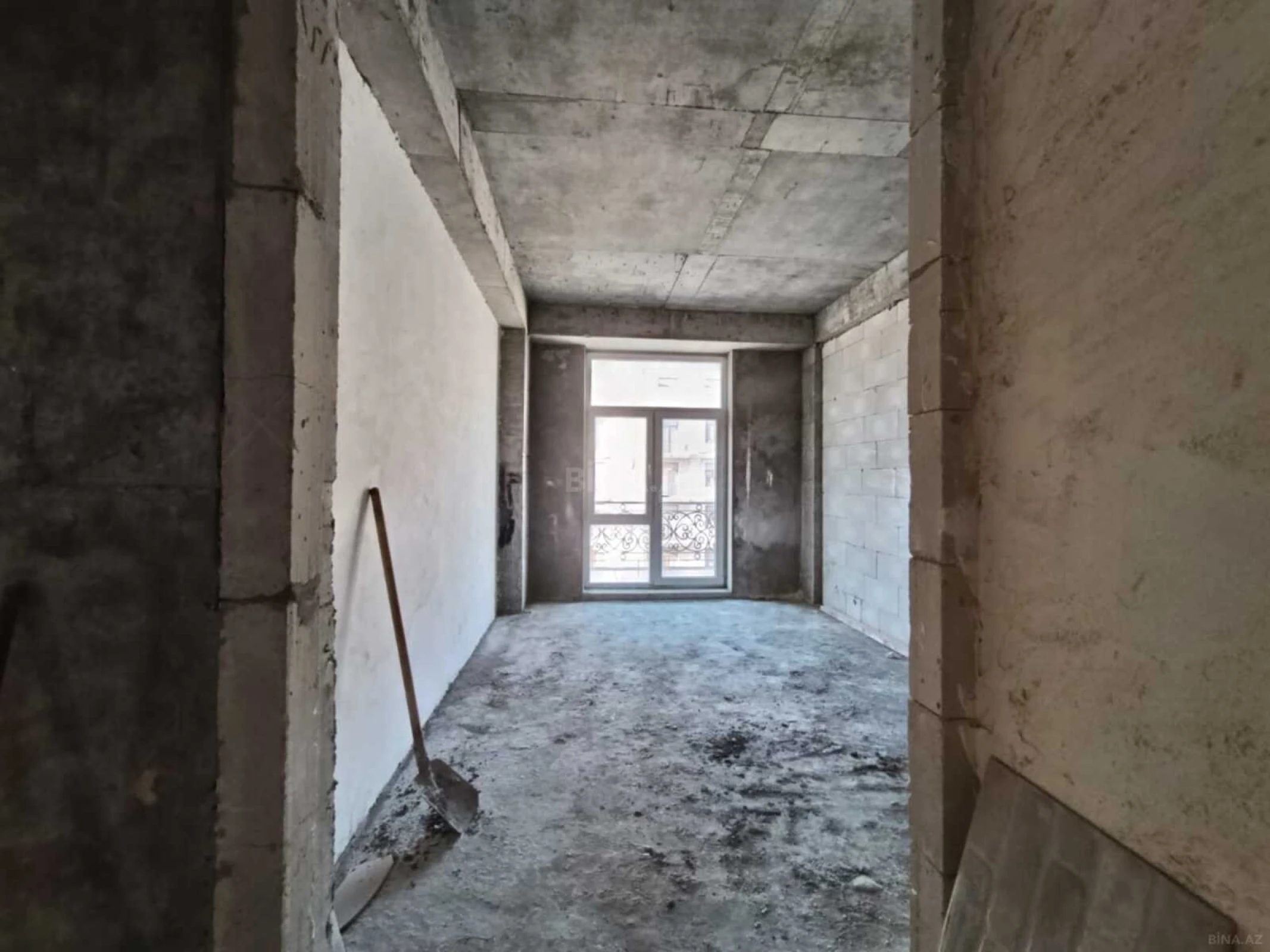 Satılır 3 otaqlı mənzil 124 m²