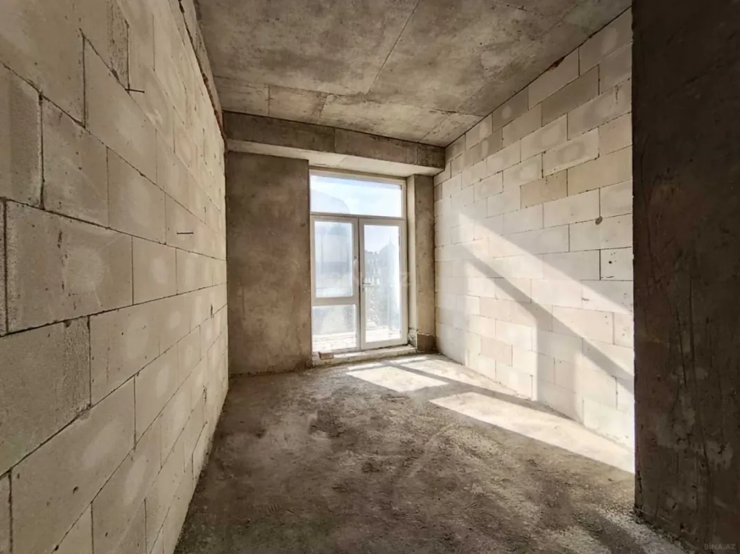 Satılır 3 otaqlı mənzil 124 m²