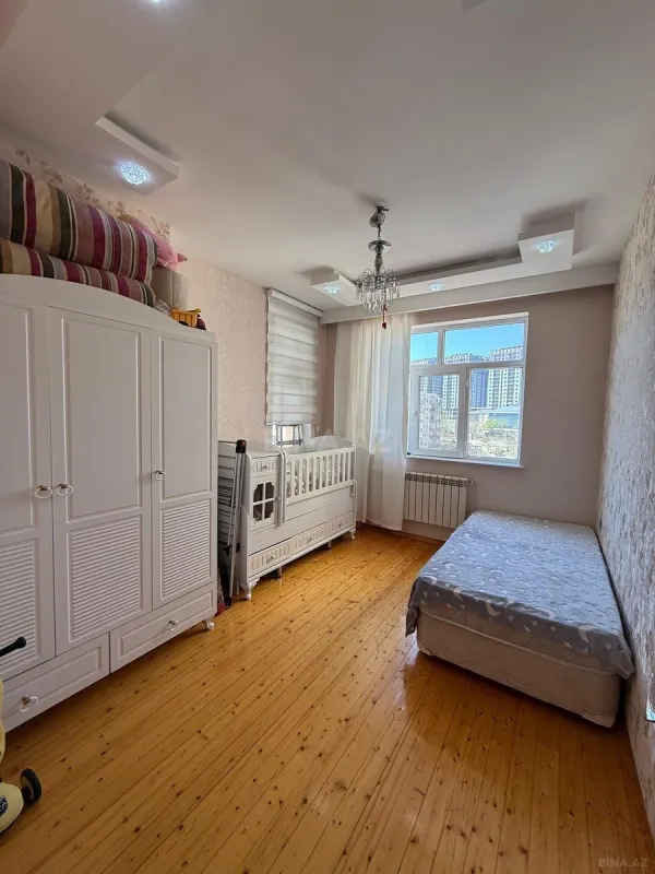 Satılır 3 otaqlı mənzil 110 m²