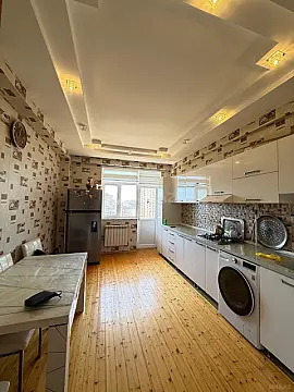 Satılır 3 otaqlı mənzil 110 m²