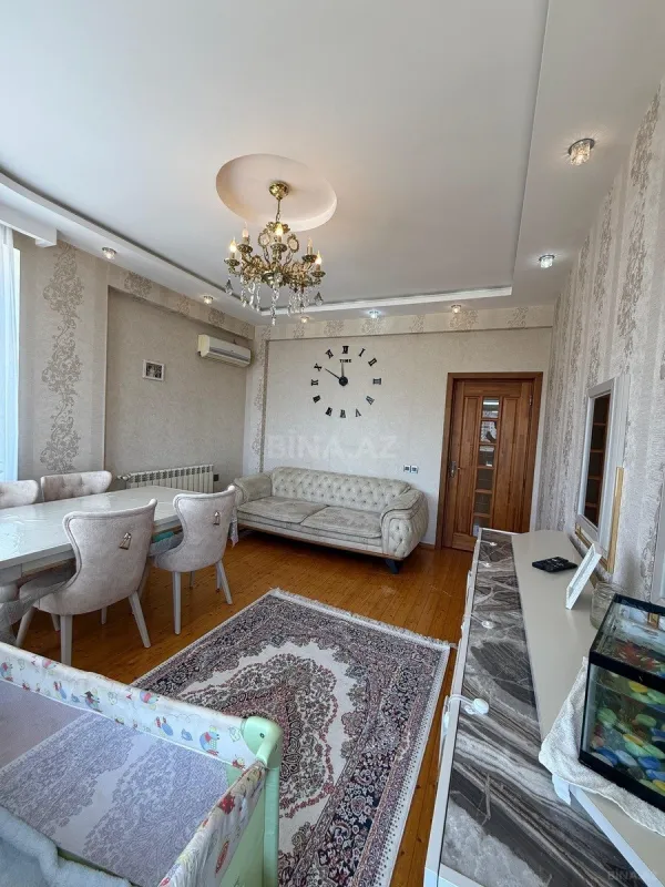 Satılır 3 otaqlı mənzil 110 m²