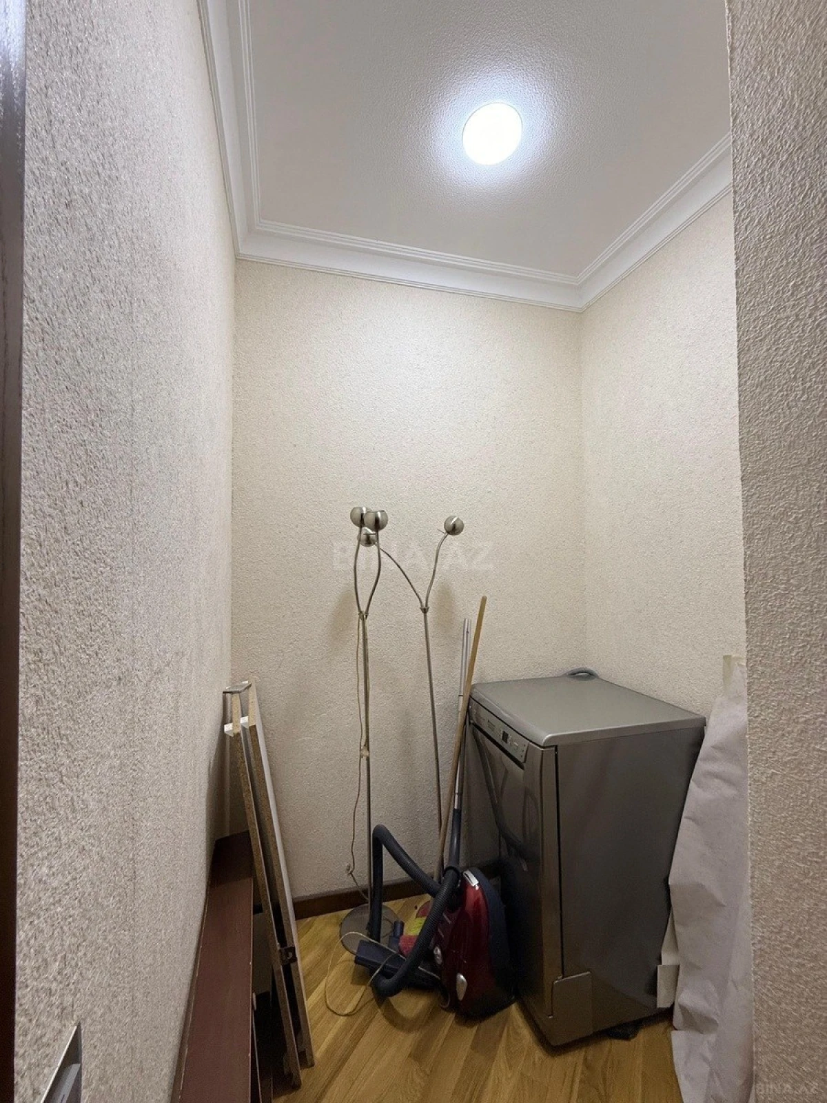 Satılır 5 otaqlı mənzil 220 m²