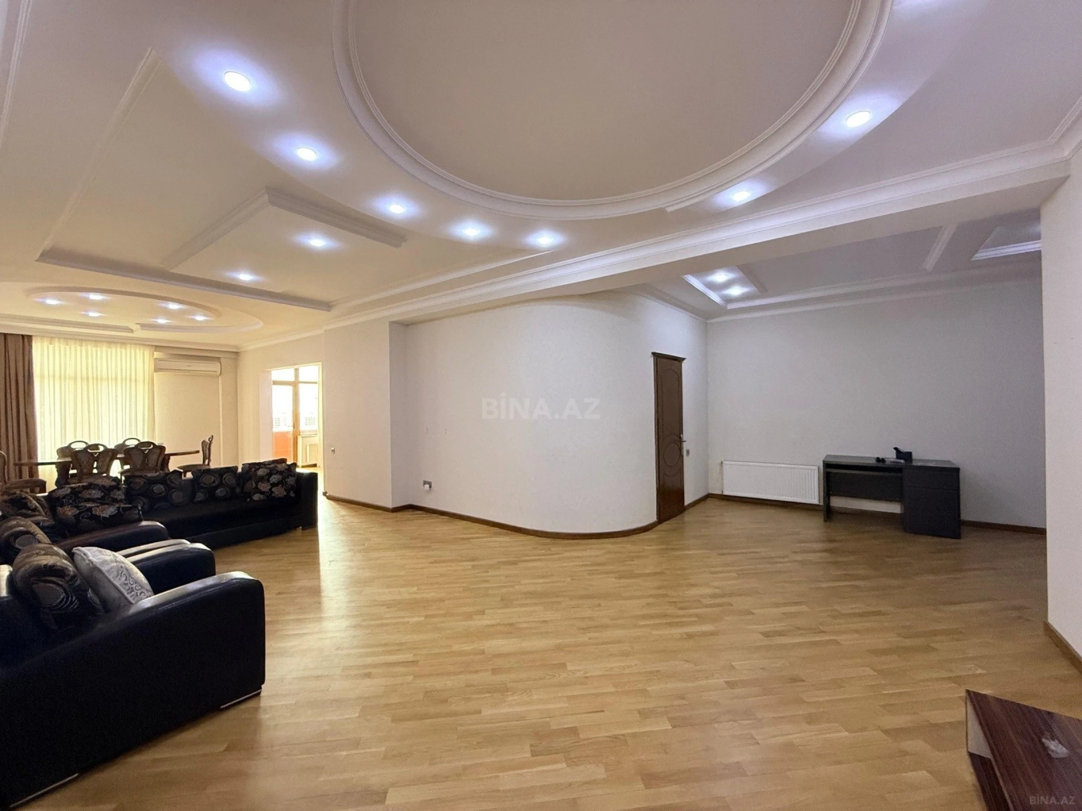 Satılır 5 otaqlı mənzil 220 m²