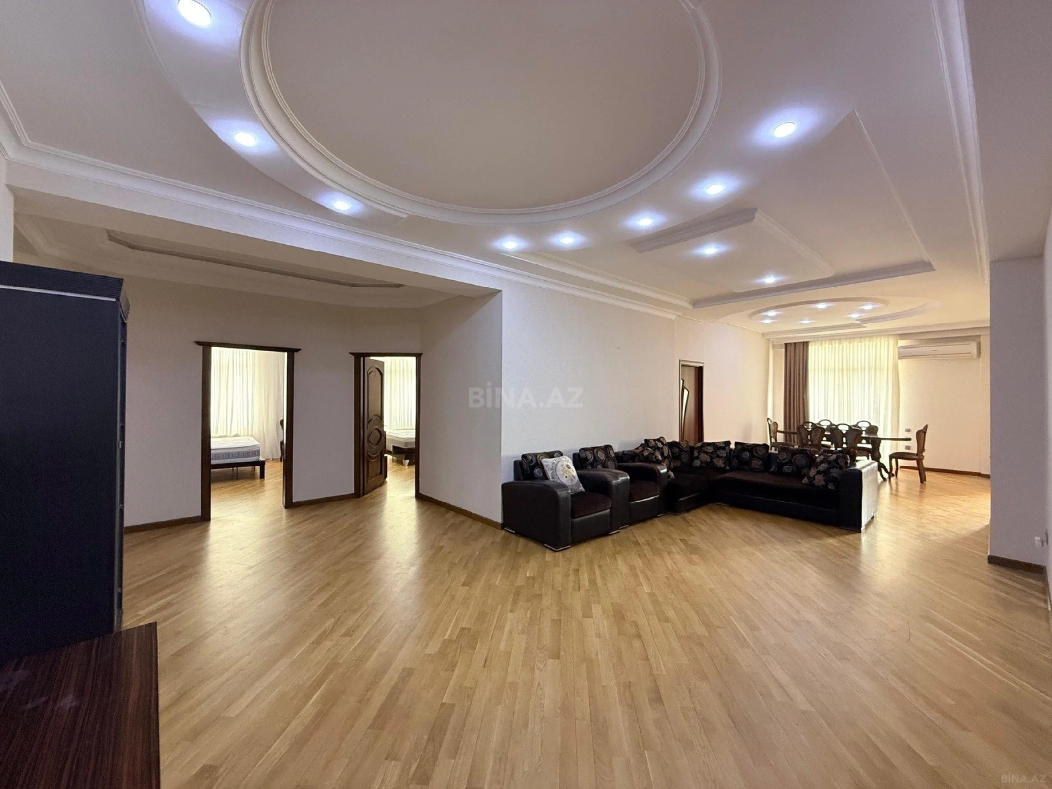 Satılır 5 otaqlı mənzil 220 m²