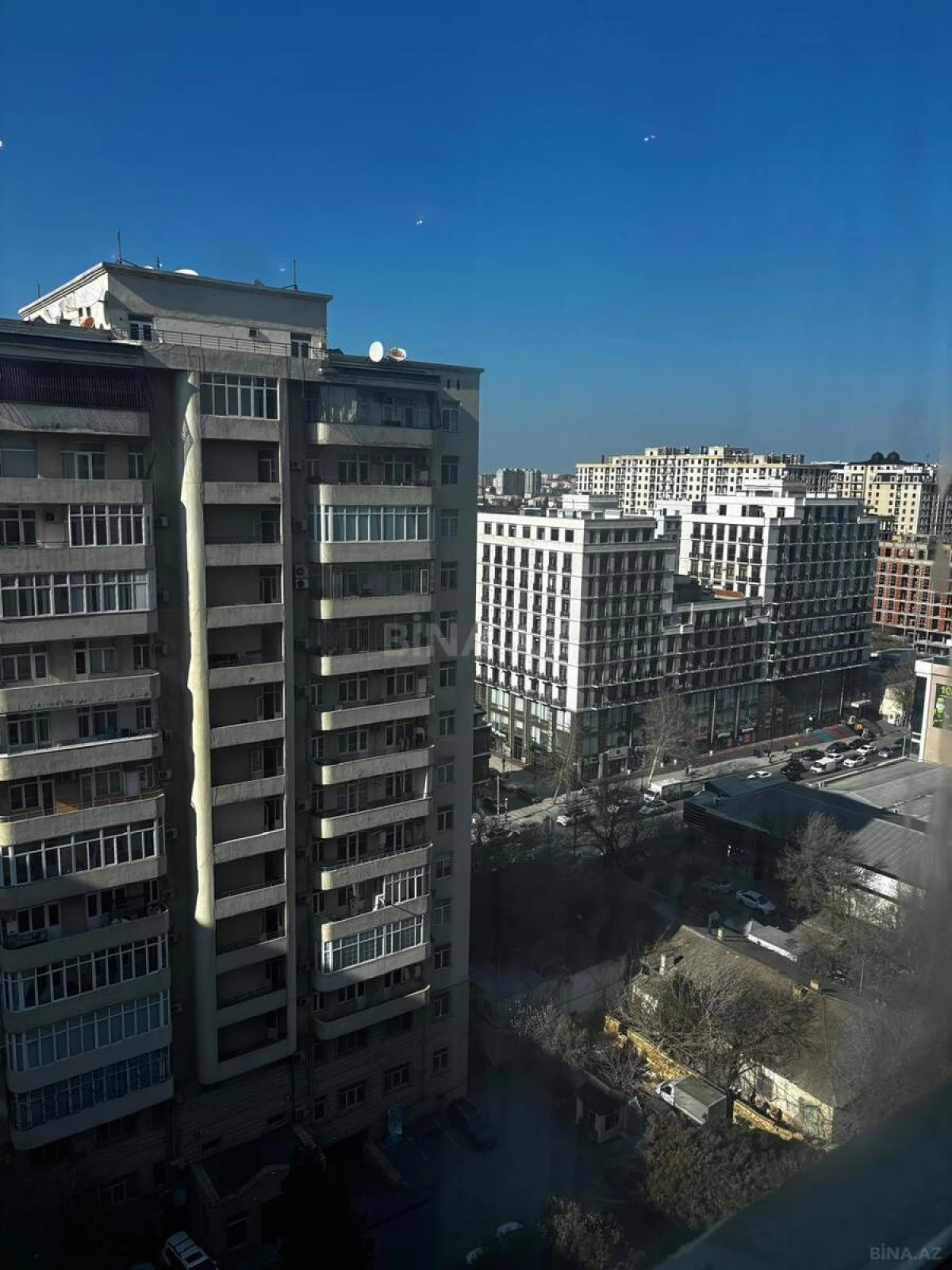 Satılır 3 otaqlı mənzil 137 m²