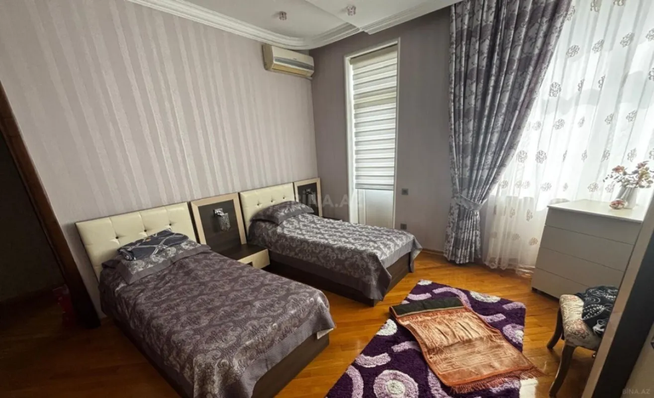 Satılır 3 otaqlı mənzil 137 m²