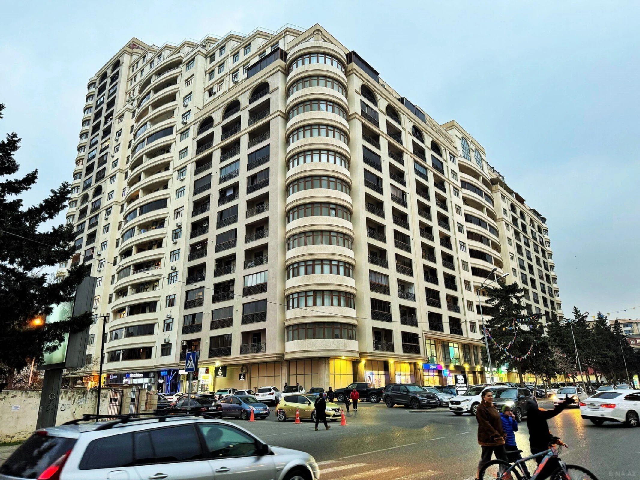 Satılır 3 otaqlı mənzil 103 m²