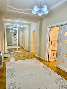 Kirayə verilir 3 otaqlı mənzil 145 m² — Bakı, 8-ci mikrorayon 3 otaq 145.00 m²