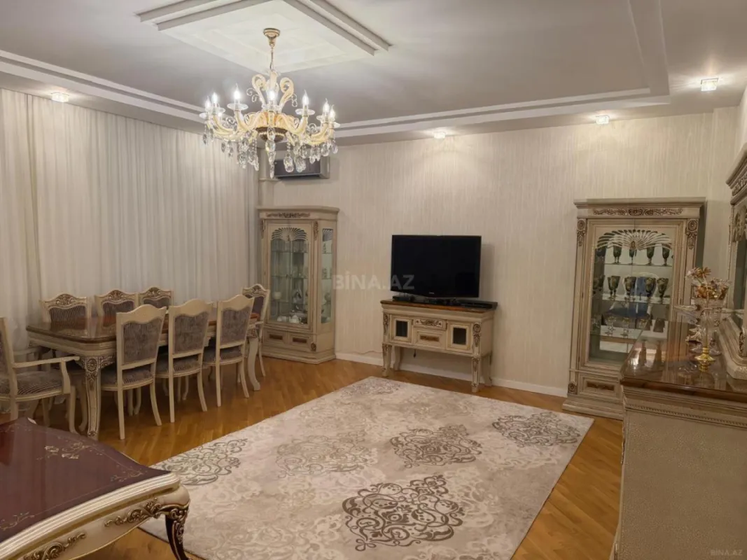 Kirayə verilir 3 otaqlı mənzil 145 m²