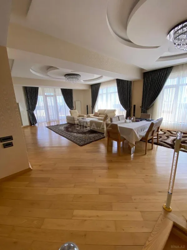 Satılır 5 otaqlı mənzil 350 m²