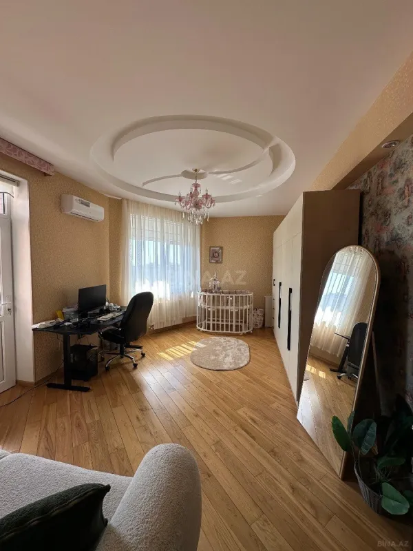 Satılır 5 otaqlı mənzil 350 m²