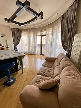 Satılır 5 otaqlı mənzil 350 m²