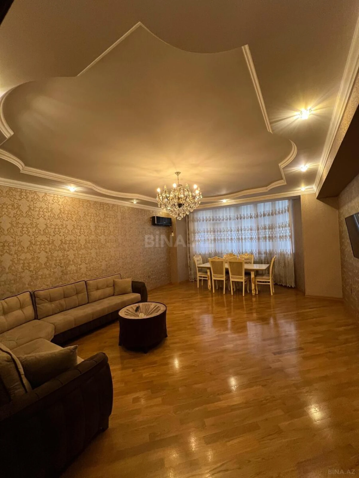 Satılır 4 otaqlı mənzil 170 m²