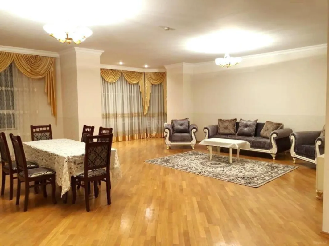 Kirayə verilir 4 otaqlı mənzil 230 m²