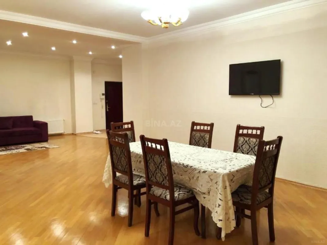 Kirayə verilir 4 otaqlı mənzil 230 m²