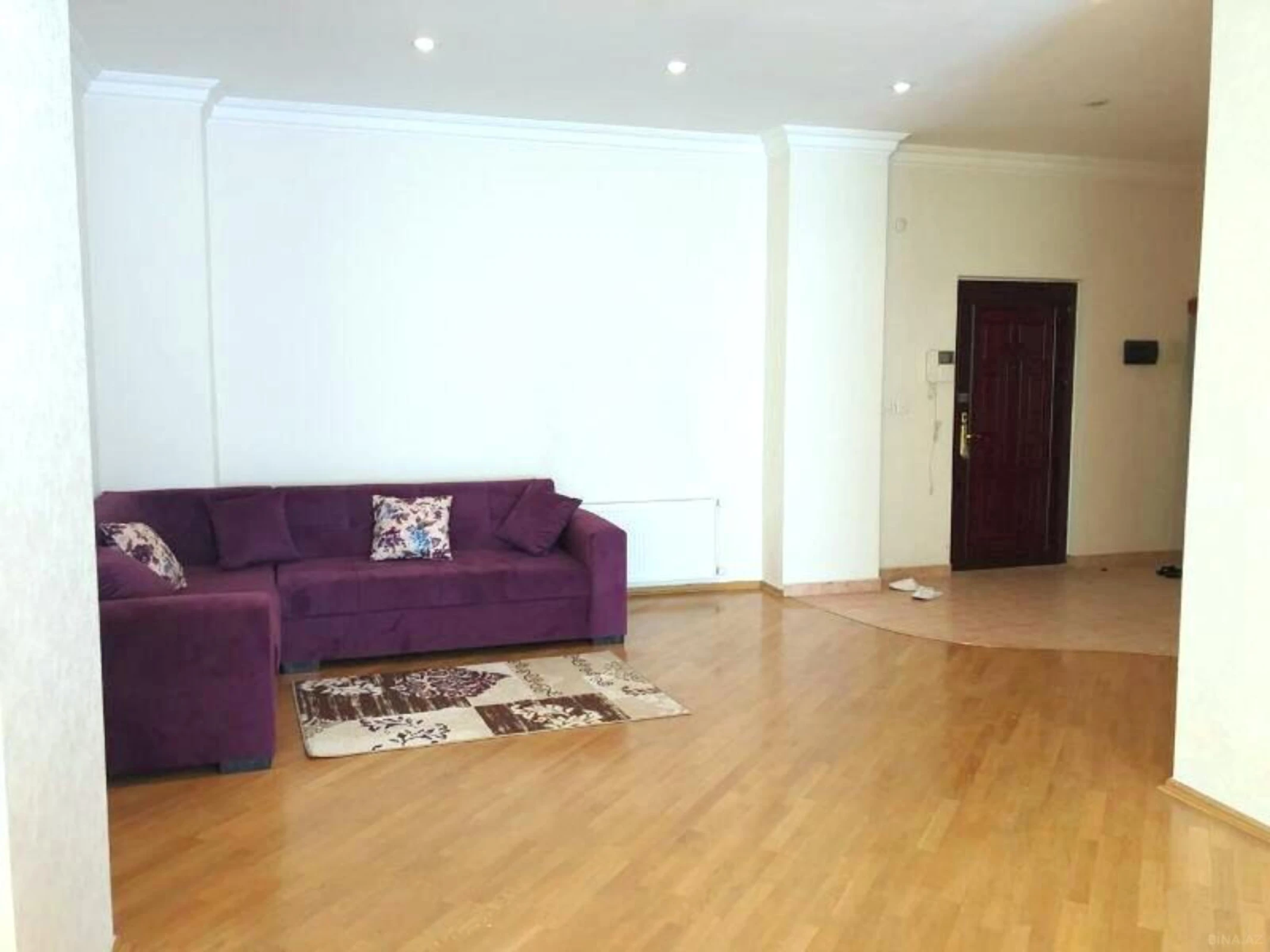 Kirayə verilir 4 otaqlı mənzil 230 m²