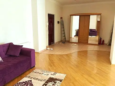 Kirayə verilir 4 otaqlı mənzil 230 m²
