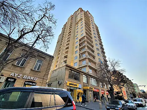 Kirayə verilir 4 otaqlı mənzil 230 m² — Bakı 4 otaq 230.00 m²