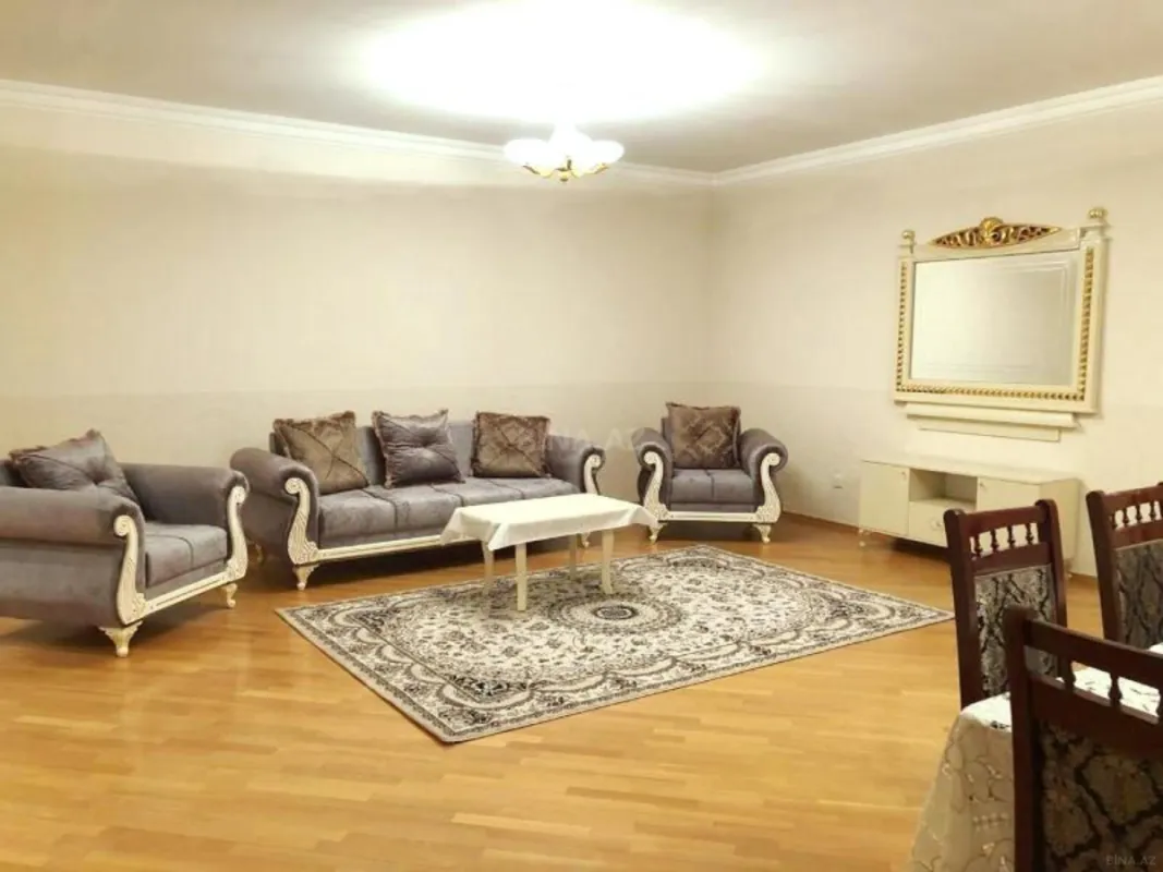 Kirayə verilir 4 otaqlı mənzil 230 m²