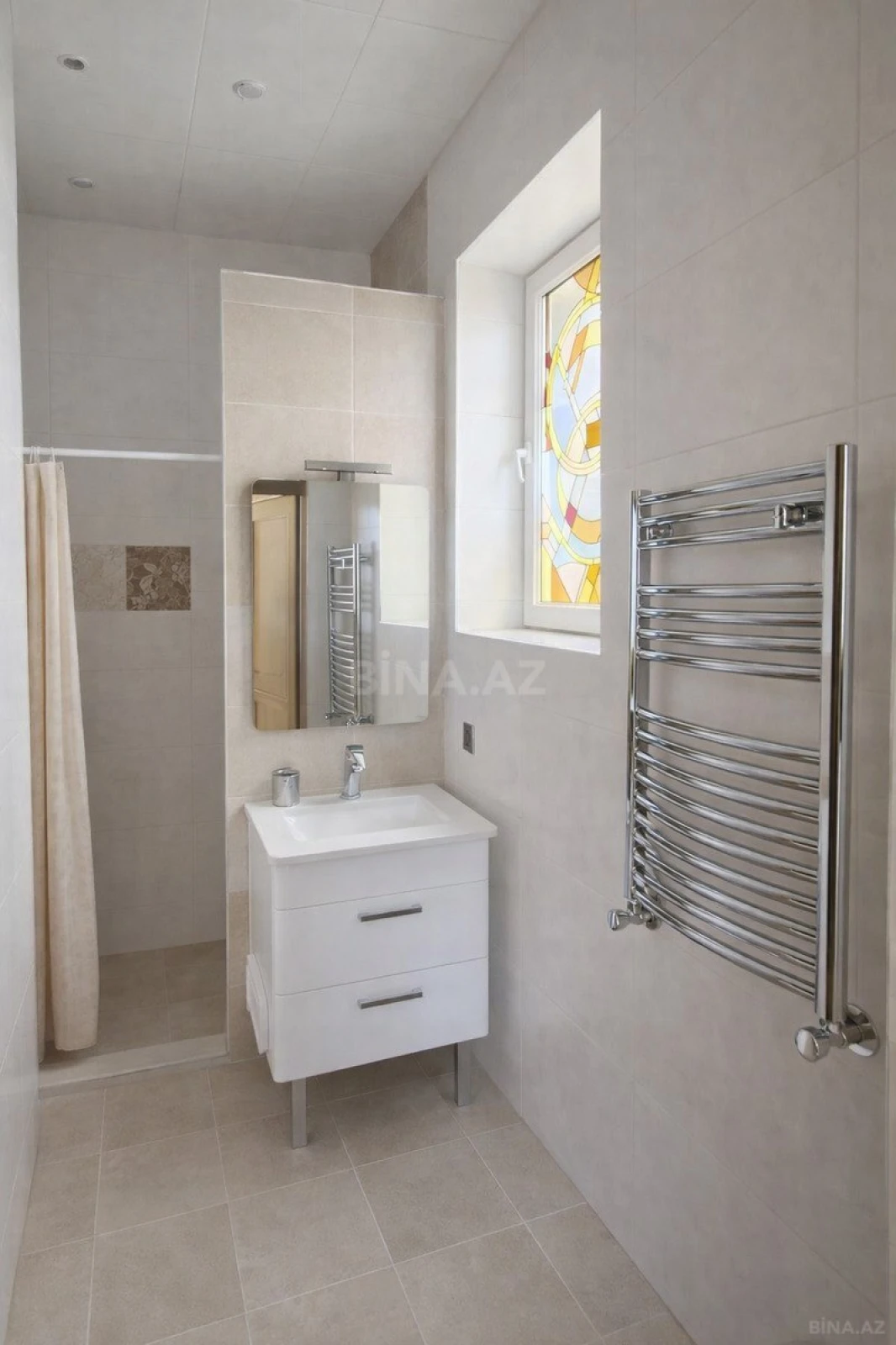 Satılır 12 otaqlı həyət evi 650 m²