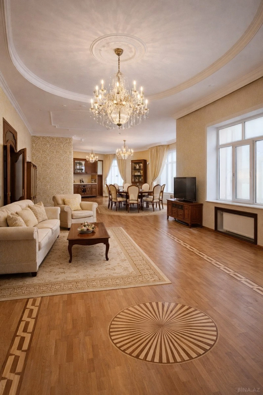 Satılır 12 otaqlı həyət evi 650 m²