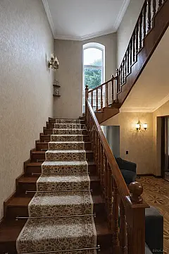 Satılır 12 otaqlı həyət evi 650 m²