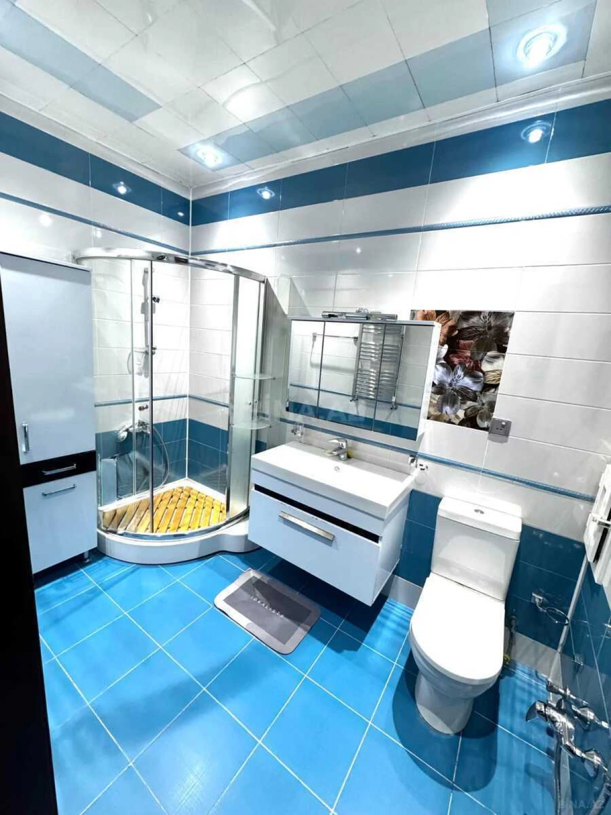 Satılır 3 otaqlı mənzil 121 m²